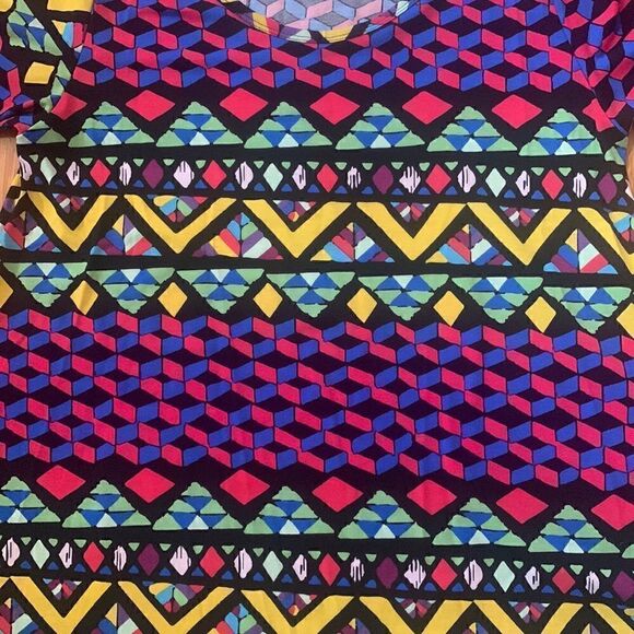 LuLaRoe Shirt Size M Colorful High Low - Picture 6 of 8